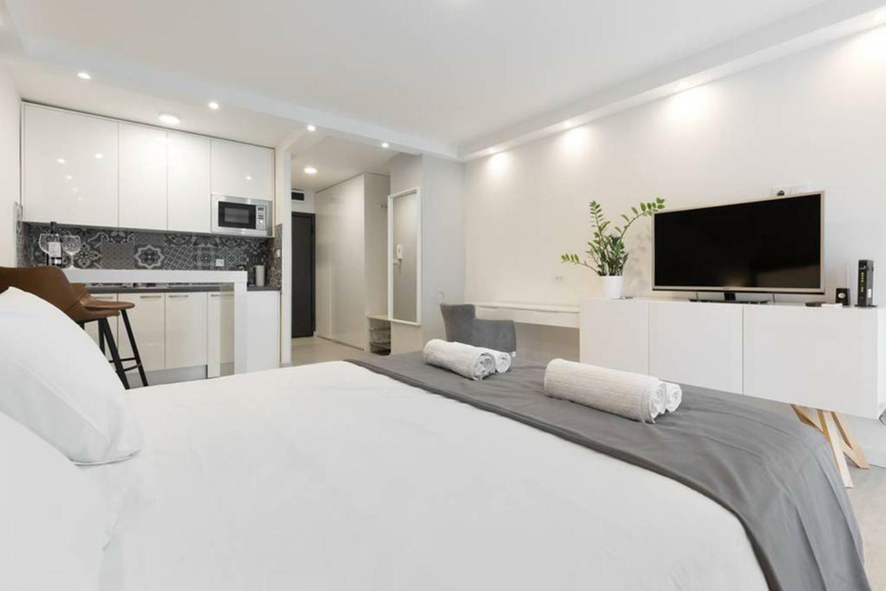 Penthouse "Sky 17" S Balkonom I Besplatnim Parkingom Διαμέρισμα Ζάγκρεμπ Εξωτερικό φωτογραφία